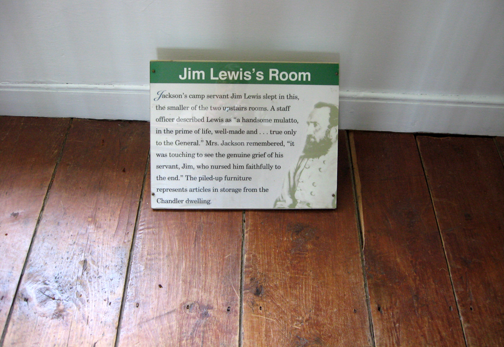 Jim_Lewis_Room_0245