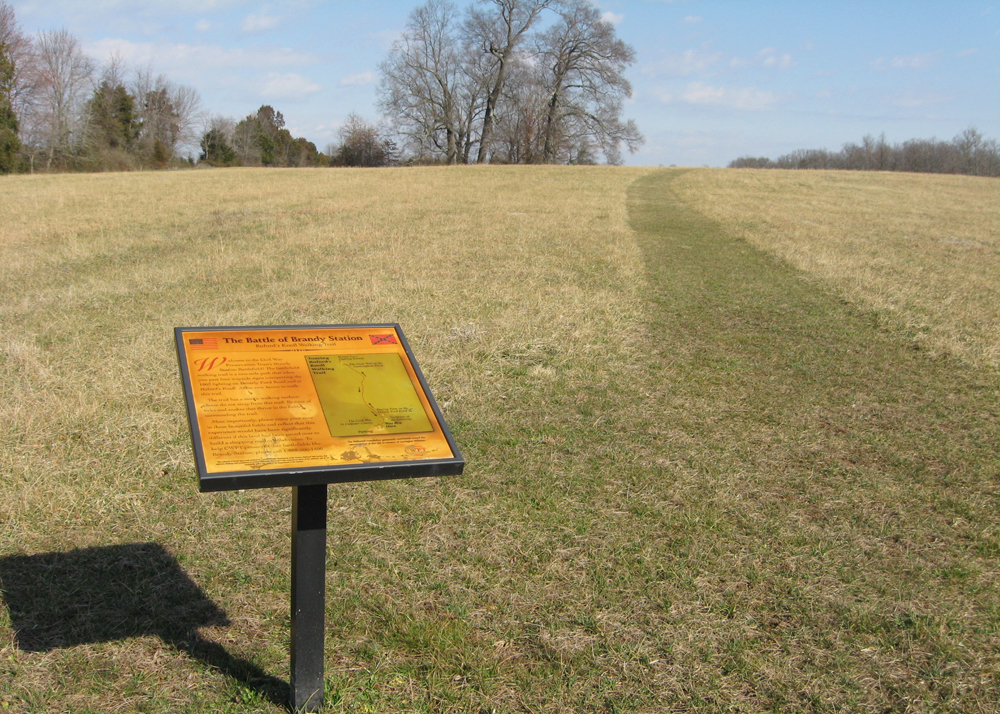The Buford's Knoll trail and trail marker on the Brandy Station battlefield