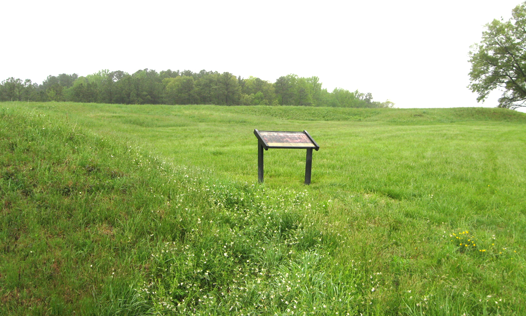 The 'Confederate Fort Gregg' wayside marker on the Petersburg National battlefield