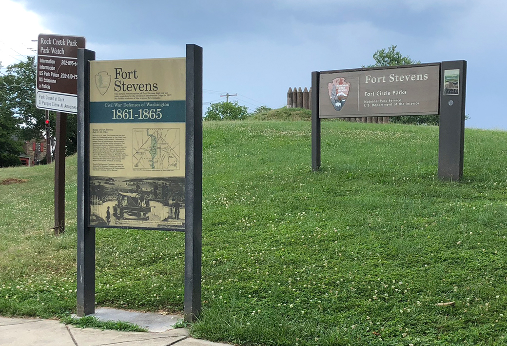 Fort Stevens sign and orientation marker