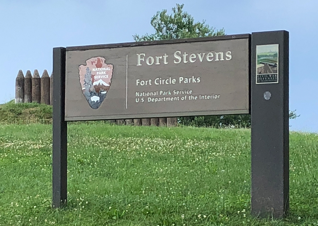 Fort Stevens entry sign